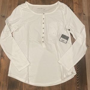 Eddie Bauer women’s scope neck top, NWT!!